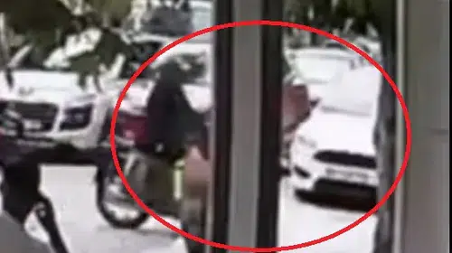 Polatlı'da dehşet anları: Motosikletli kurye ile otomobil çarpıştı