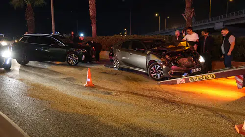İzmir'de gece yarısı trafik kâbusu: 8 araç birbirine girdi