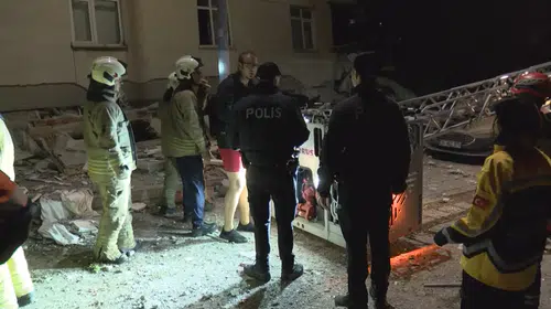 Maltepe'de dehşet anları: 7 katlı binanın çökmesiyle bir kişi hayatını kaybetti
