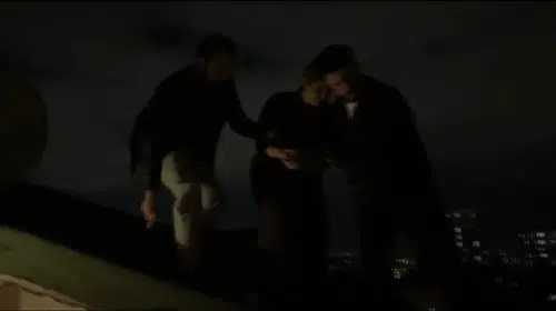 Öğretmen maskesi takan hırsızlık firarisi çatı katında kıskıvrak yakalandı