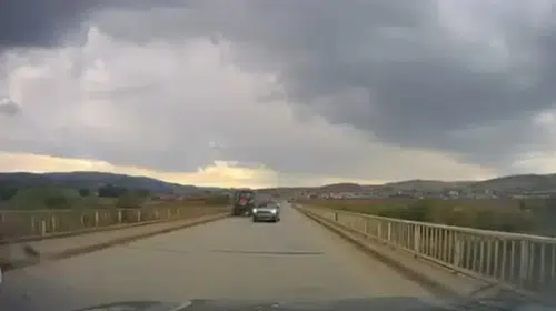 Sivas'ta köprü üzerinde ölümden dönülen o anlar kameraya yansıdı