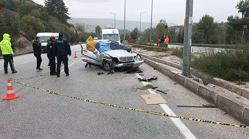 Mutlu gün yolculuğu trajediyle bitti: Düğün konvoyunda acı kaza