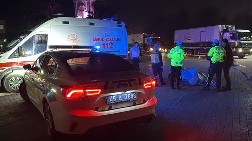 Turgutlu'da acı kaza: TIR ile çarpışan motosiklet sürücüsü yaşamını yitirdi
