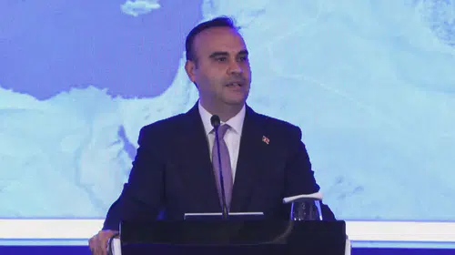 Bakan Kacır'dan ihracat vurgusu: İmalat sanayiindeki payımız iki katına çıktı