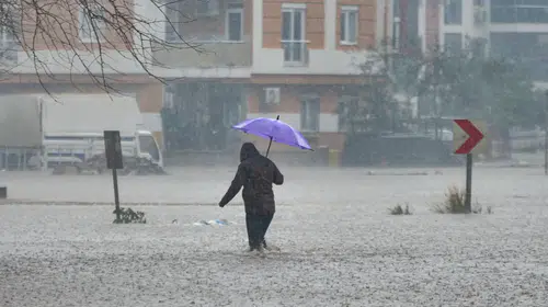 Meteoroloji’den 30 il için alarm: 4 ilde turuncu, 26 ilde sarı kodlu uyarı