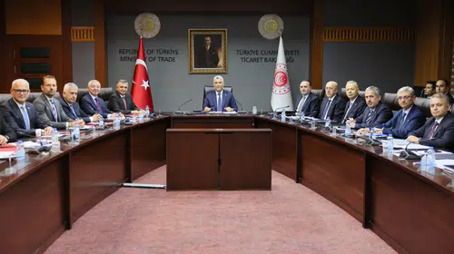 Otomotiv devleriyle kritik zirve: Bakan Bolat'tan AB yasası mesajı