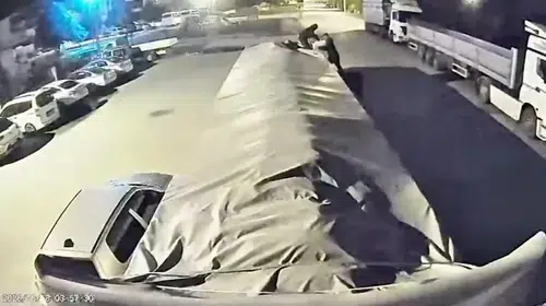 Aksaray'da gece yarısı operasyonu: TIR'dan 30 çuval şekeri böyle çaldılar