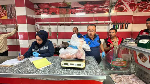 Şanlıurfa'da gıda terörüne geçit yok: 170 kilo bozuk et imha edildi
