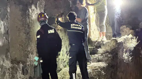 Alanya Kalesi'nde korku dolu anlar: Surlarda mahsur kalan turistler için kurtarma operasyonu