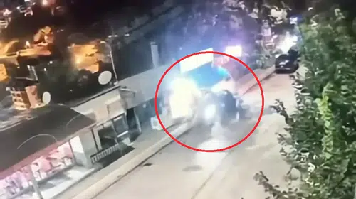 Tunceli'de dehşet anları: Kontrolden çıkan araç yayaların arasına daldı