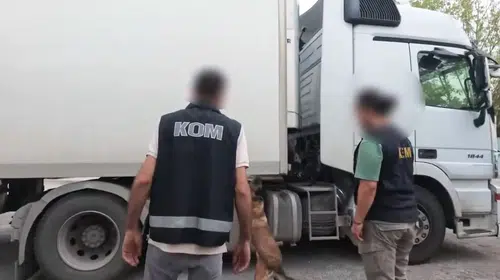 İzmit otoyolunda büyük kaçakçılık darbesi: Tonlarca ürün ele geçirildi
