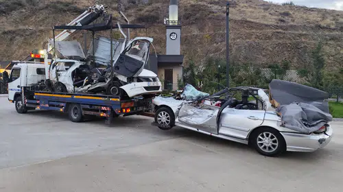 Başkentte feci kaza: Kontrolden çıkan araç karşı şeride uçtu