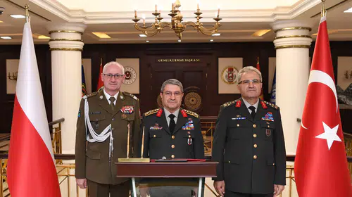 Ankara'da kritik askeri temas: Polonyalı komutan Genelkurmay'da ağırlandı