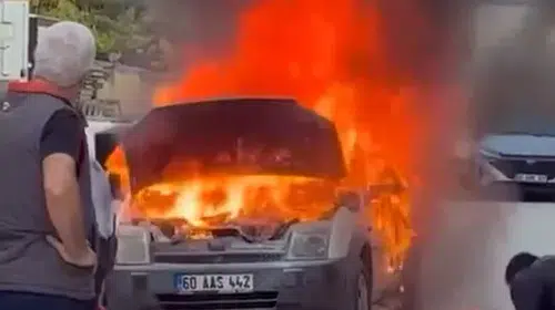 Tokat'ta hastane otoparkında korkutan yangın: Araç küle döndü