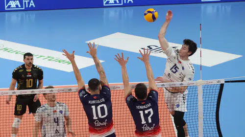 Halkbank İzmir deplasmanında hata yapmadı