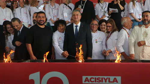 Adana'da gastronomi şöleni: 10'uncu yıla özel dev mangal ateşi yakıldı