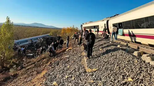 İspanya’da iki yüksek hızlı tren çarpıştı: Çok sayıda ölü var