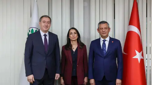 Özgür Özel ile DEM Parti'den barış süreci mesajı: “Tarihin doğru tarafında yer almak gerekir”