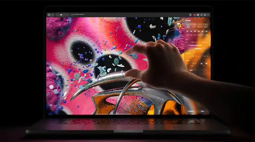 Apple dokunmatik ekranlı yeni MacBook Pro’yu tanıttı: Türkiye fiyatı 1 milyon TL’ye yaklaşıyor