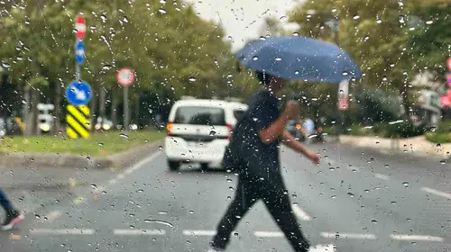 Meteoroloji saat verdi: Kuvvetli sağanak ve fırtına birçok bölgede etkili olacak