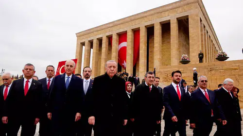 Erdoğan ve devlet erkanı Anıtkabir’de: “Türkiye Yüzyılı hedefine ulaşıncaya kadar çalışacağız”
