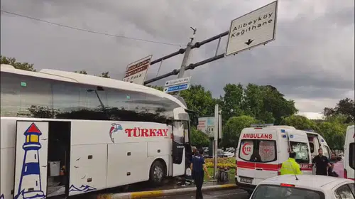 Eyüpsultan'da otobüs dehşeti: Kontrolden çıkan araç ortalığı birbirine kattı