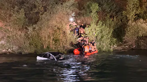 Munzur’da korkunç kaza: 60 metre takla atan araç nehre uçtu