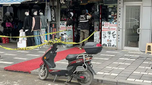 Cumhuriyet Caddesi'nde gece yarısı silah sesleri: İş yerine kurşun yağdı