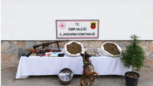 Urla'da jandarma operasyonu: Bir adreste 13 kilo skunk ele geçirildi