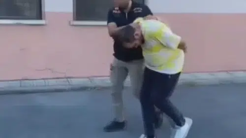 Küçükçekmece'de narkotik operasyonu: Gizli bölmelerdeki uyuşturucuyla yakalanan sürücü tutuklandı