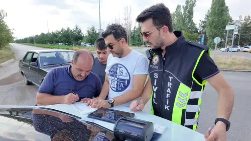 Korsan taksiyi polise ihbar etti, cezayı da yedi: 'Devletimize kurban olsun'
