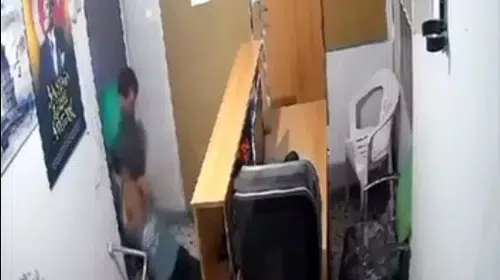 Şiddet görüntülerini paylaşan kadın yetkililerden yardım istedi