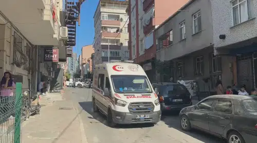 Küçükçekmece'de otizmli çocuğun elindeki deodorant kutusu patladı: Anne ve iki çocuk yaralı