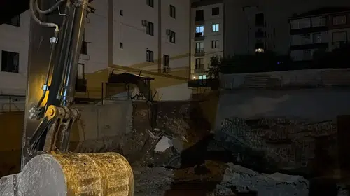 Çekmeköy'deki temel kazısında istinat duvarı çöktü
