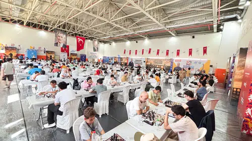 1 milyon TL'lik ödül havuzu için 906 satranç ustası ilk hamlesini yaptı