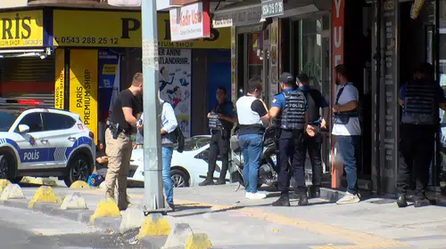 Sultangazi'de yufkacı önünde dehşet: Eşini vurup iş yerine sığındı