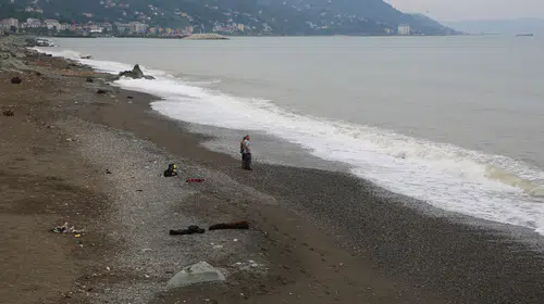 Rize'de dalgalara kapılan iki kardeşten biri kurtarılamadı: 11 yaşındaki çocuk için 2. gün