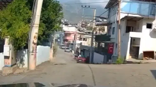 İskenderun'da geri manevra kazası kameraya yansıdı