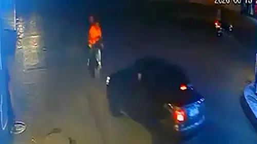 Adana’da otomobille çarpışan motosiklette 2 kişi yaralandı