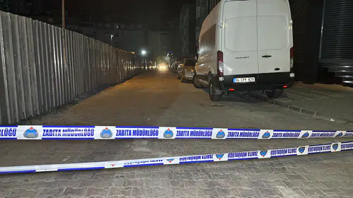 Sultangazi’de zemin çatlakları nedeniyle sokak kapatıldı