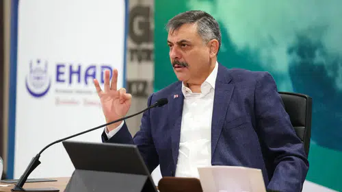 Bakan Çiftçi genç hafızlara seslendi: Kur'an'a her gün bir saat ayırın
