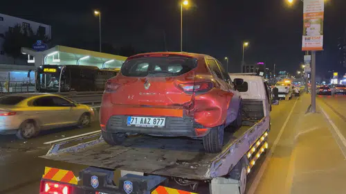 Bahçelievler'de zincirleme kazada 3 kişi yaralandı