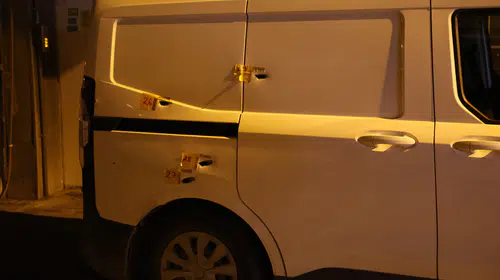 Sokak ortasında silahlı kavga: Kurşunların hedefi olan 5 kişi yaralandı, 3 şüpheli gözaltında