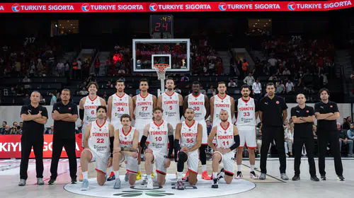 Turkcell Basketbol Gelişim Merkezi'nde tarihi gece: Cedi Osman'ın 200. maçı, farklı zaferle taçlandı