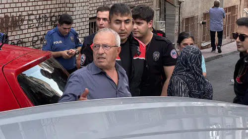 Beyoğlu'nda düğün konvoyu faciaya ramak kaldı: Damadın amcası binaya çarptı