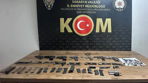 Serdivan'da silah atölyesi çökertildi: Evindeki parçalar dikkat çekti