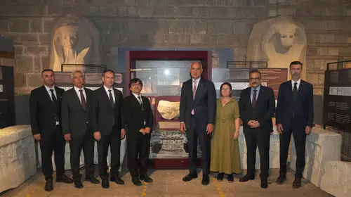 Ersoy, Ankara’daki Yalburt Pınarı sergisini ziyaret etti