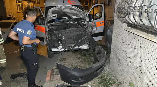 Kazaya karışan ambulanstaki hasta başka araçla hastaneye götürüldü