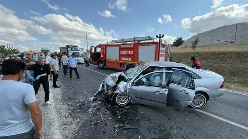 Sungurlu'da iki otomobil çarpıştı: 7 kişi yaralandı