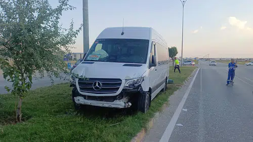 Aksaray'da işçi servisi refüje çıktı: 6 yaralı hastaneye kaldırıldı